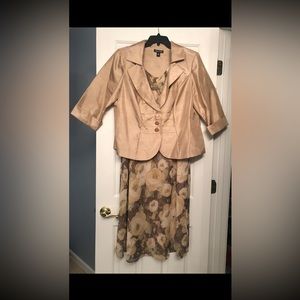 Dana Kay 2pc set, dress and jacket, size 16W.